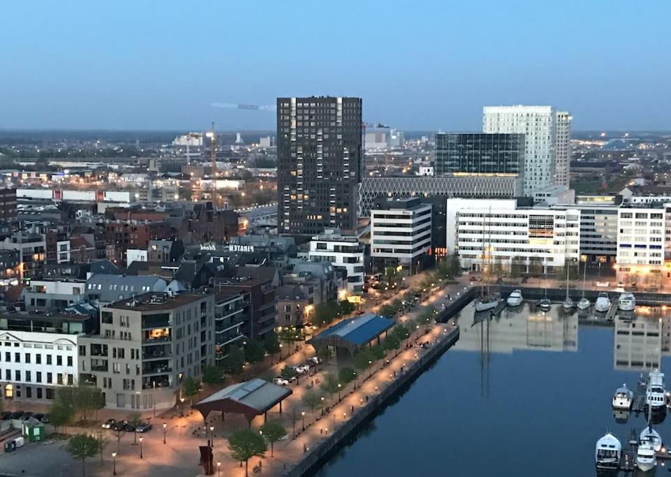 Uniek Appartement - Mooiste En Hoogste Uitzicht Op Antwerpen! - Incl Gratis Parking 外观 照片